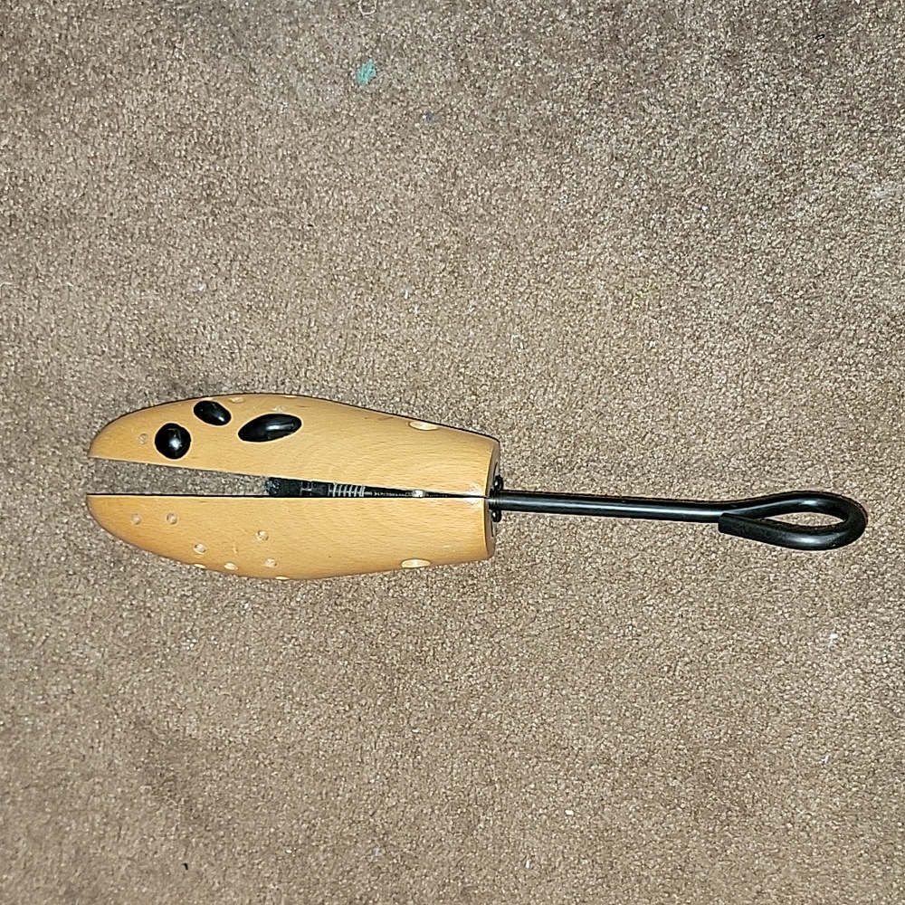SHOE STRETCHER